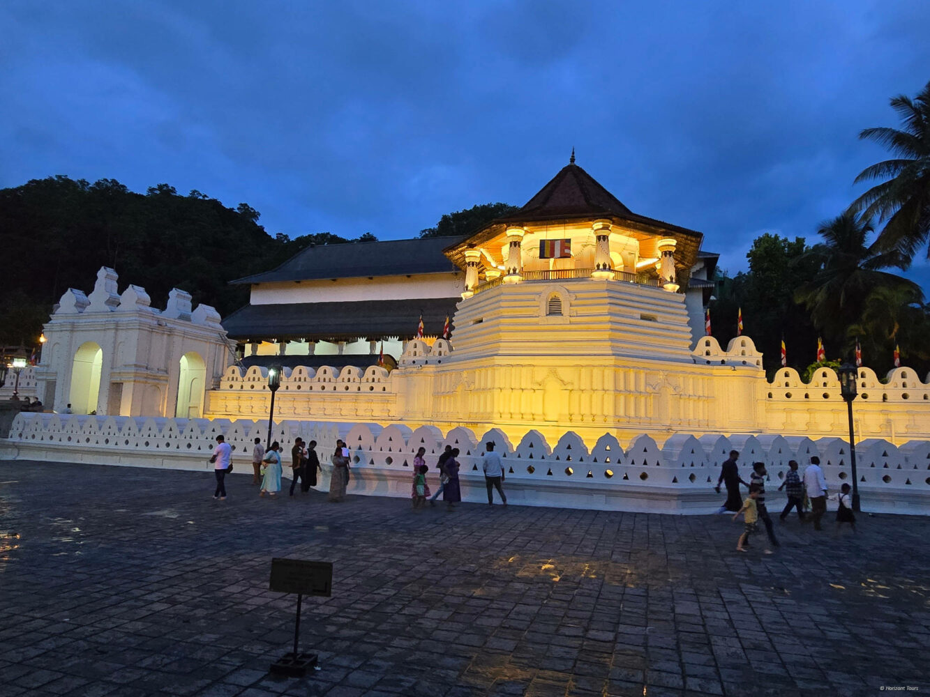 Kandy Tempel von Außen, Sri Lanka