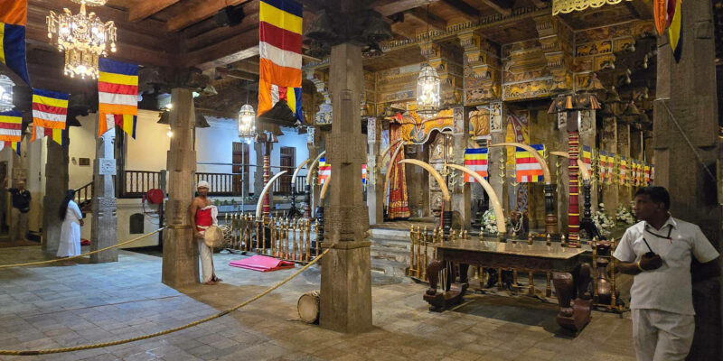 Kandy Tempel, Goldener Schrein, Sri Lanka