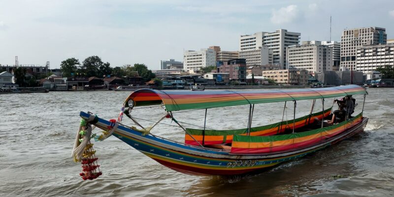 Long Tail Boat